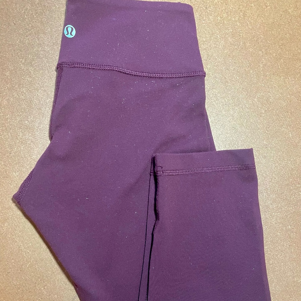 lululemon maroon crops